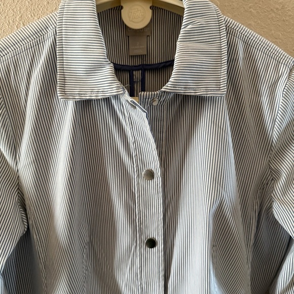 Chico's Snap Button Jacket Blue & White Pin Stripe Blazer Size 12-14 (Chico’s 2) - Picture 2 of 16